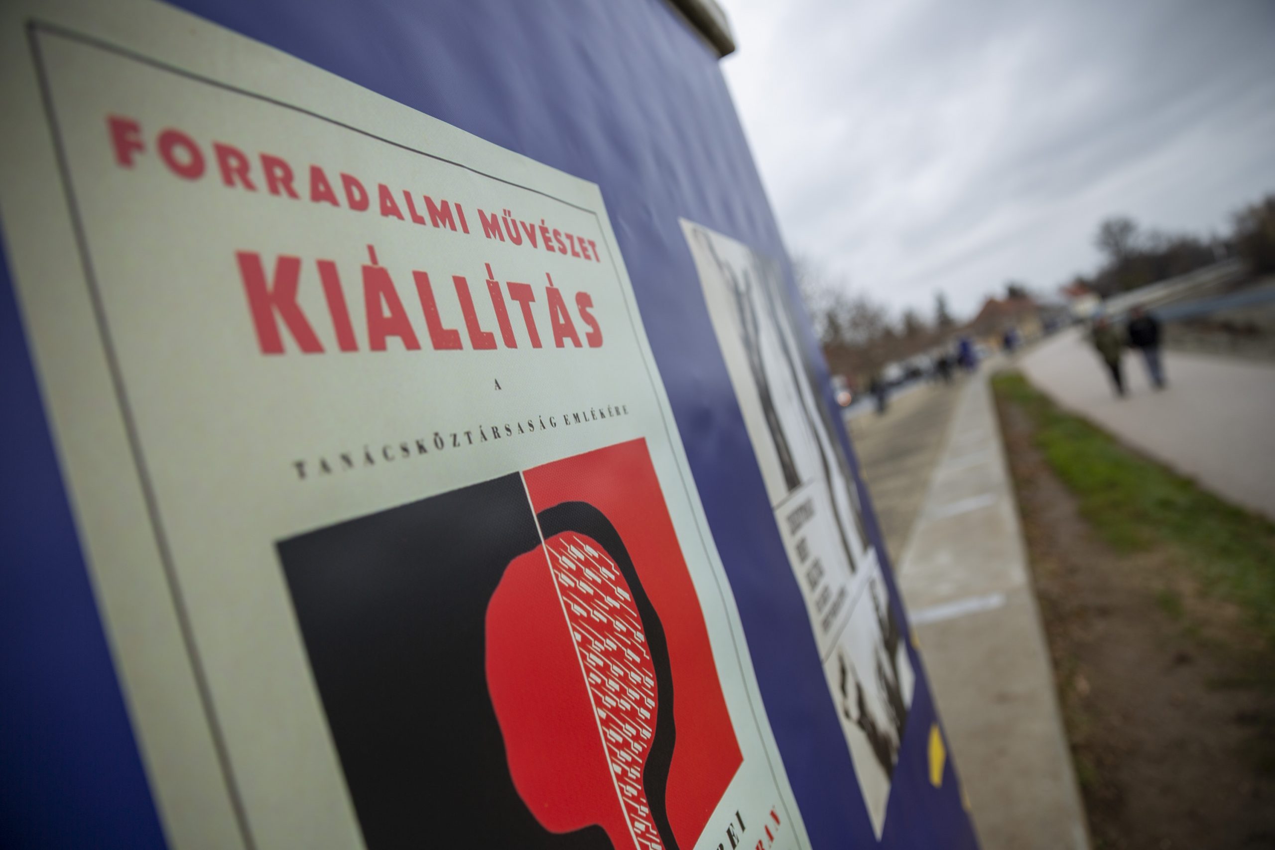 Adventi szabadtéri tárlat múzeumi forró csokival
